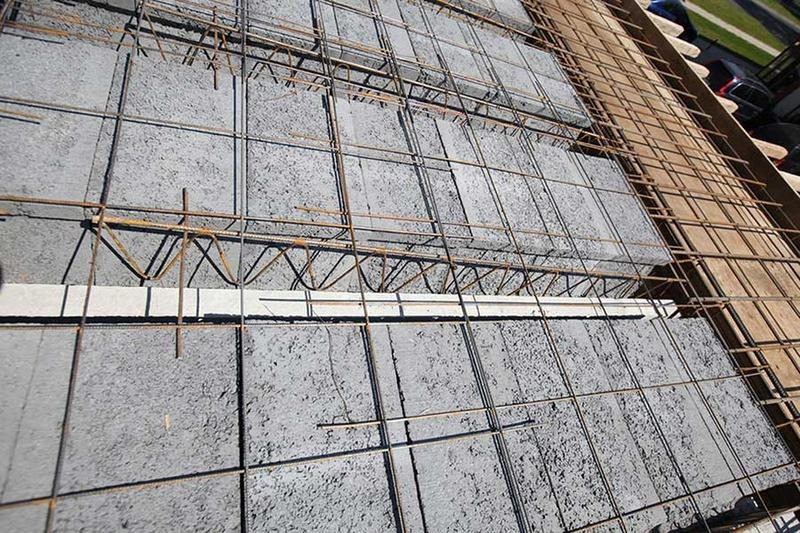 Ile stali na strop 100 m²? Kalkulator i praktyczne wyliczenia