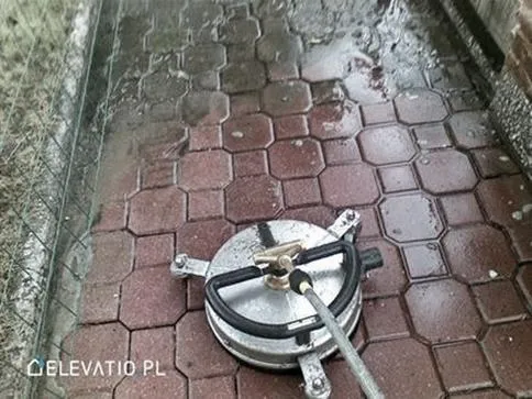 Czyszczenie kostki brukowej