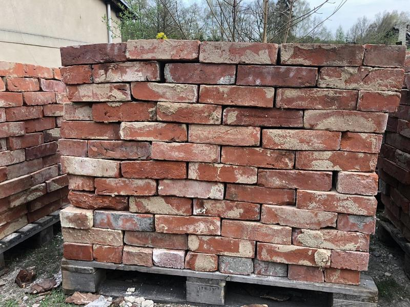 Kolor dachu do czerwonej cegły