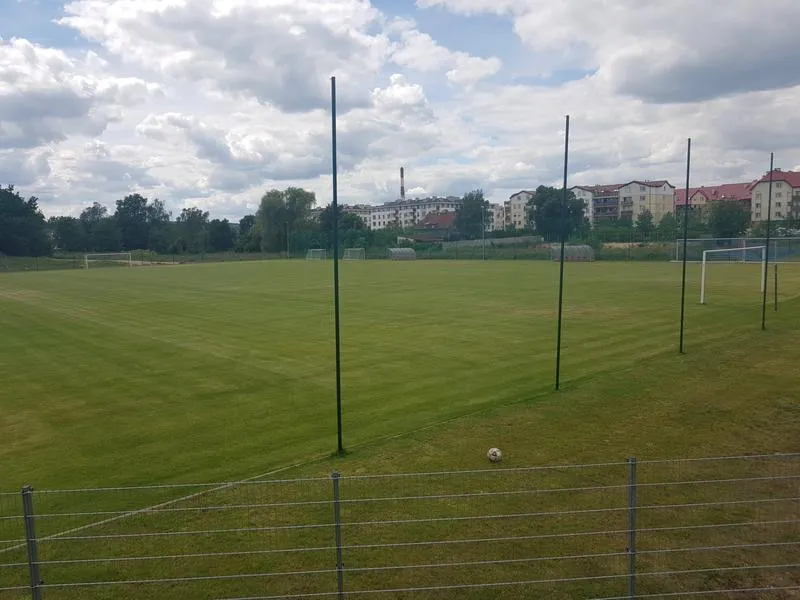 Koszty renowacji boiska