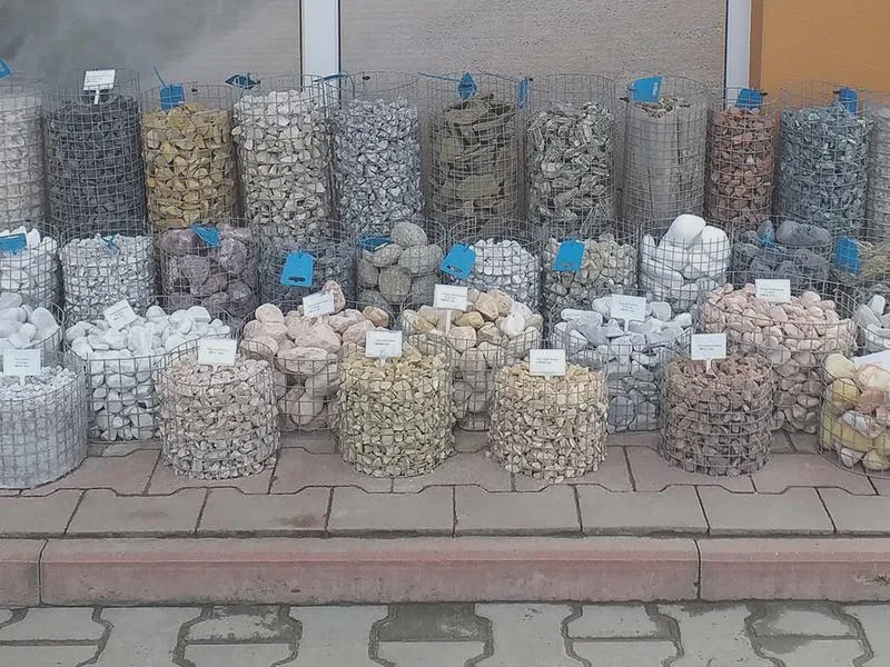 Wybór kamieni do oczka
